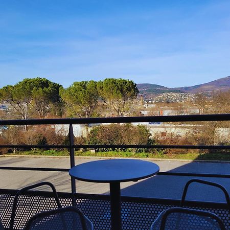 Hotel Restaurant Les Chataigniers Privas Esterno foto