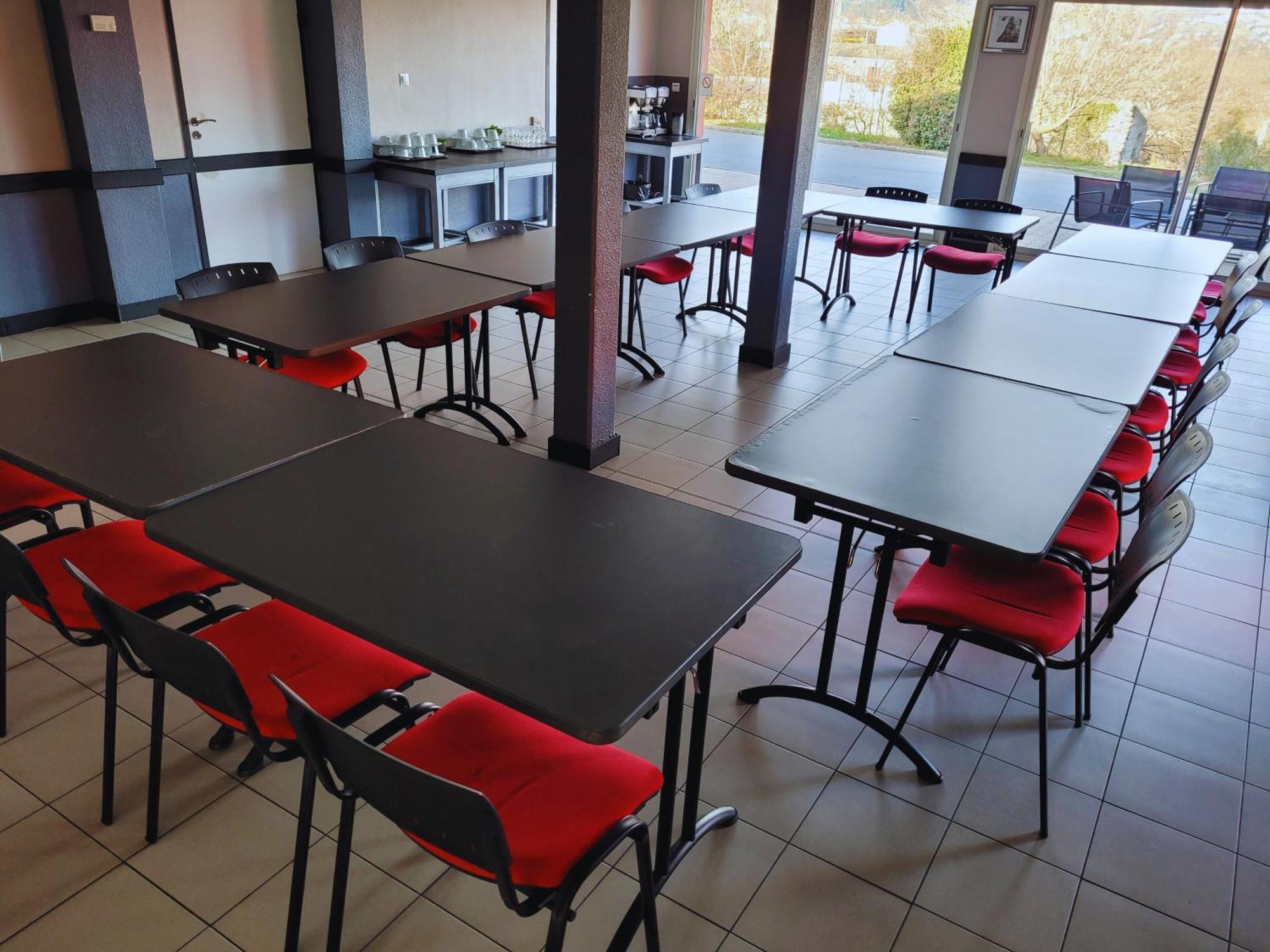 Hotel Restaurant Les Chataigniers Privas Esterno foto