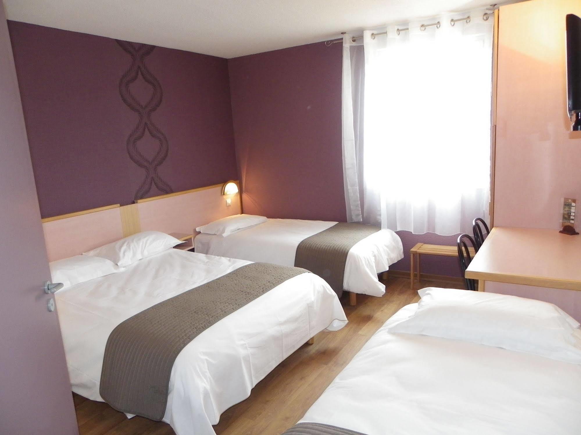 Hotel Restaurant Les Chataigniers Privas Esterno foto