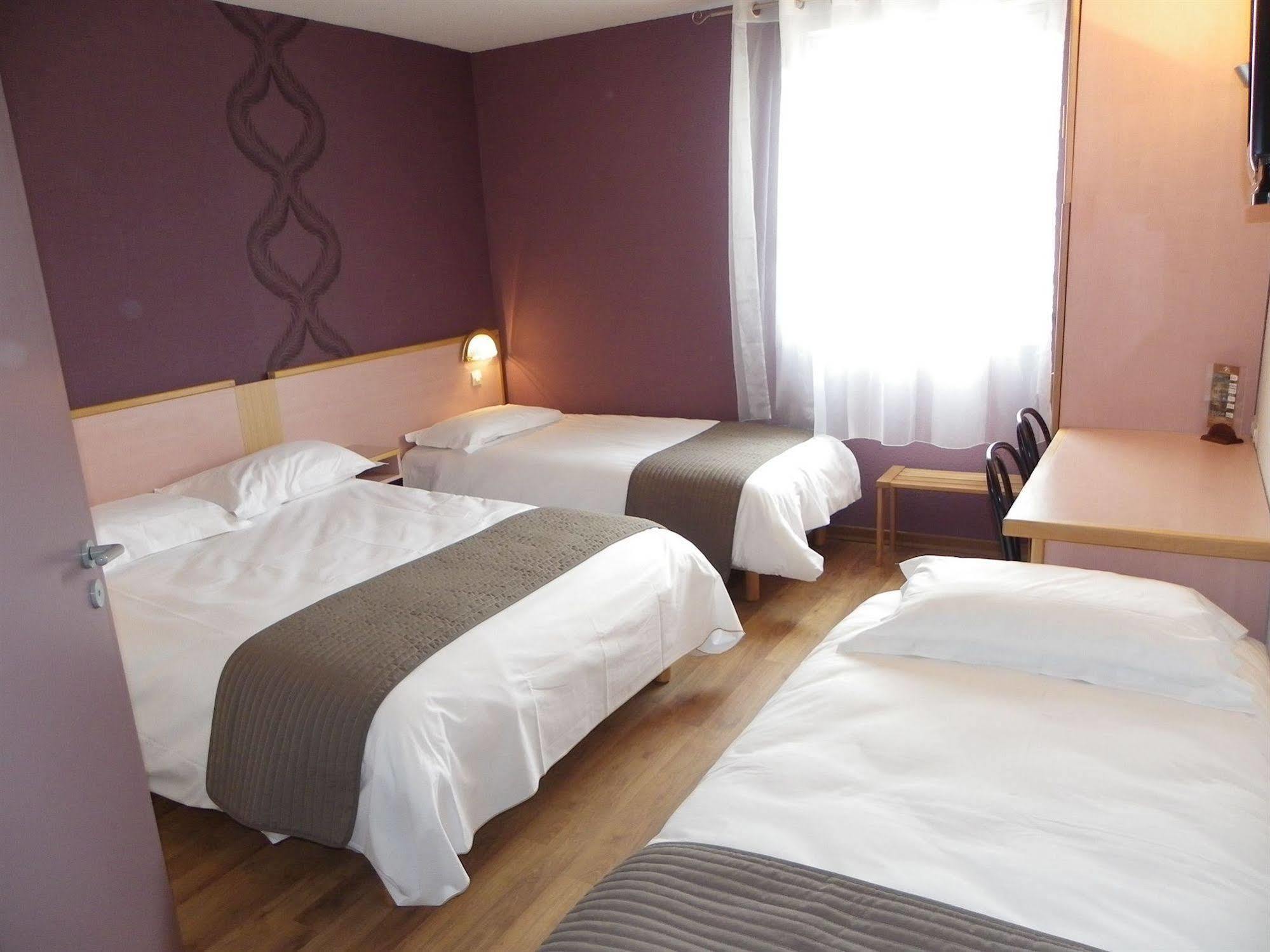 Hotel Restaurant Les Chataigniers Privas Esterno foto