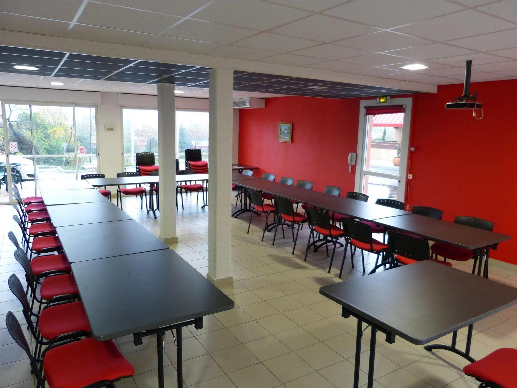 Hotel Restaurant Les Chataigniers Privas Esterno foto